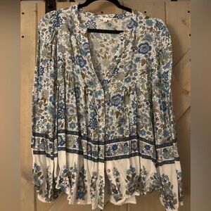 LIKE NEW Blu Pepper Floral Button Blouse